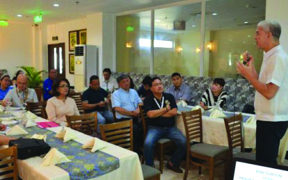 Negros Occidental Governor Eugenio Jose Lacson (standing) meets with the concerned department heads of the Capitol to discuss the provincial government’s response to the novel coronavirus outbreak on Feb. 4. PNA