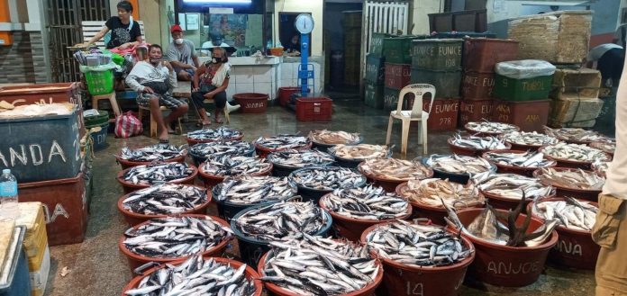 Fish Market The Department of Agriculture-Bureau of Fisheries and Aquatic Resources in the region takes actions to mitigate the impact of pandemic threat to the livelihood of the fisherfolk and other industry stakeholders. DA-BFAR REGION 6