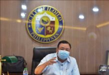 ‘TEST MORE PEOPLE’ | WV COVID tally now at 18 as 2 more in Iloilo test positive “We are very lucky may ara kita laboratory and test kits. So ang pwede ta ma-swab, i-swab ta na,” says Mayor Jerry Treñas of Iloilo City. IAN PAUL CORDERO/PN