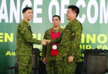 NPA spox ‘ignorant’ on peace efforts – Army official Philippine Army 3rd Infantry Division commander Major General Eric Vinoya (center) looks on as Brigadier General Benedict Arevalo (left) turns over the command of the division to Colonel Inocencio Pasaporte (right) at the brigade’s headquarters in Murcia, Negros Occidental. PNA FILE PHOTO