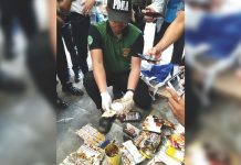 P680-K ‘shabu’ intercepted in Bacolod-Silay Airport An agent of the Philippine Drug Enforcement Agency-Negros Occidental Provincial Office shows the package containing suspected shabu weighing about 100 grams that was intercepted during their random checking of cargoes at the Bacolod-Silay Airport in Silay City, Negros Occidental on March 7. PDEA REGION VI-WESTERN VISAYAS