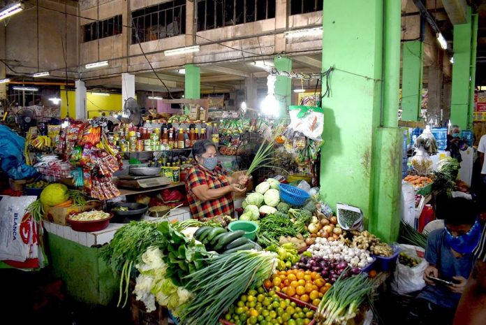 San Carlos City Market Starting Friday, new market hours will only be from 6 a.m. to 5 p.m., which also applies to vendors occupying spaces outside the public market building. SAN CARLOS CITY LGU FB PAGE