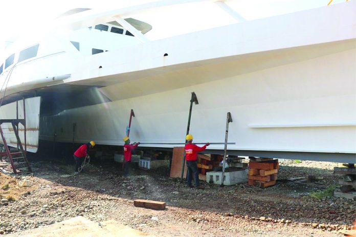 ‘World’s first ocean wave-powered boat’ The Department of Science and Technology is funding the construction of a hybrid trimaran, currently being built in Aklan, partly powered by ocean wave energy. It is expected to be finished before the year ends. DOST-PCIEERD