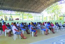 300 Tubungan folks benefit from DOLE’s TUPAD program Informal workers in the municipality of Tubungan, Iloilo province, whose sources of income were affected by the coronavirus disease 2019 (COVID-19), attend Department of Labor and Employment’s TUPAD program. The program’s beneficiaries will earn P395 per day in their 10 days work of disinfecting their respective houses to curb the spread of COVID-19. EMZ ESTANDO