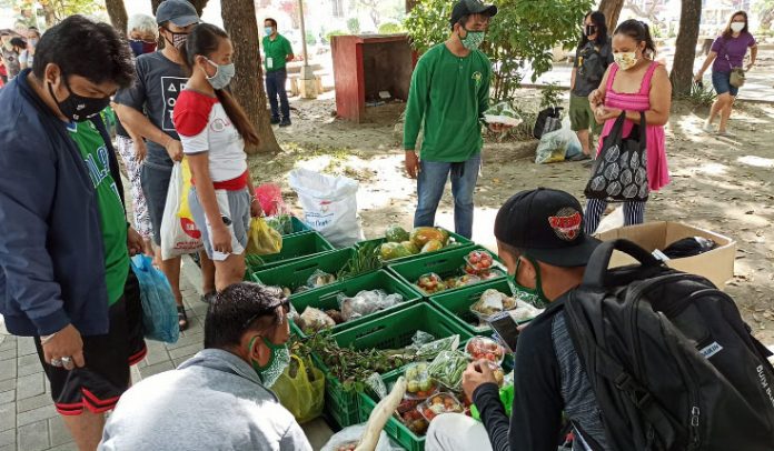 Kadiwa Barely two weeks since the start of Kadiwa markets in the cities of Bacolod and Iloilo, local farmers have already generated a total sale of P1,514,728.78. PHOTO BY JVDEGUZMAN, DA-RAFIS 6