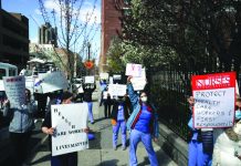 New York nurses decry lack of COVID equipment Members of the medical staff listen as Montefiore Medical Center nurses call for N95 masks and other ‘critical’ PPE to handle the coronavirus pandemic on April 1, 2020 in New York. AFP