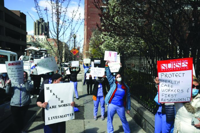 New York nurses decry Members of the medical staff listen as Montefiore Medical Center nurses call for N95 masks and other ‘critical’ PPE to handle the coronavirus pandemic on April 1, 2020 in New York. AFP