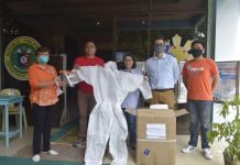 PECO HELPS FRONTLINERS Panay Electric Co. (PECO) Corporate Communications Officer Jon Mikel Afzelius delivers personal protective equipment to the Western Visayas Medical Center in Iloilo City as part of PECO’s effort to help in the fight of the Ilonggos against the lingering COVID-19 crisis.