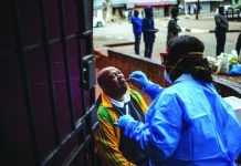 South Africa rolls out mobile testing in virus lockdown Armed with screening questionnaires and testing kits, medics and volunteers in South Africa have started mass testing. AFP