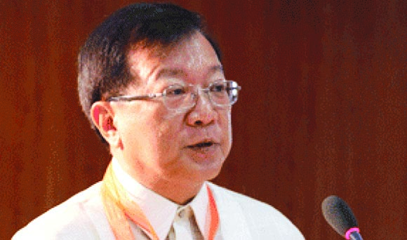 Aklan governor Florencio Miraflores Aklan governor Florencio Miraflores urges his fellow Aklanons not to fear their returning overseas Filipino workers (OFWs) who can be carriers of coronavirus disease 2019. Last week, 37 Aklanon OFWs arrived in this province. BORACAYINFORMER.COM