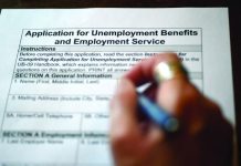 US jobless claims begin decline More workers filed for unemployment benefits last week than in the worst four weeks of the global financial crisis in 2009. AFP