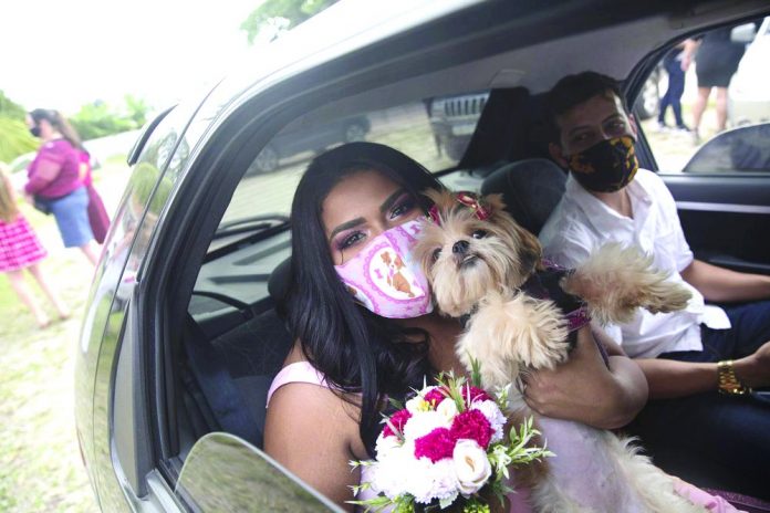 Brazilians say ‘I do’ at drive-thru weddings to avoid coronavirus