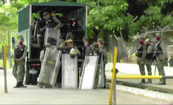 National Guard deployed outside Los Llanos prison, in Guanare A screenshot shows members of the National Guard deployed outside Los Llanos prison, in Guanare on May 2 after a riot. AFP