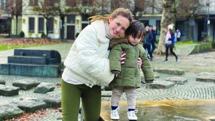 Ellen Adarna, son Elias