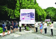 P9.4-M fund to refurbish Bacolod City’s Rizal Park Mayor Evelio Leonardia (4th from right) and Councilor Archie Baribar (6th from left) lead the unveiling of the design perspective for the P9.45-million rehabilitation and improvement of Bacolod City’s Rizal Park. The activity was part of the rites commemorating the 159th birthday of national hero Dr. Jose P. Rizal hosted by the Rizal Elementary School on June 19. BACOLOD CITY PIO