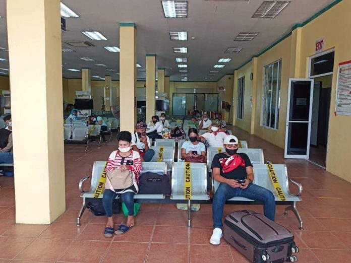 Passengers trooped to the Iloilo Ferry Terminal in Lapuz district on June 21.