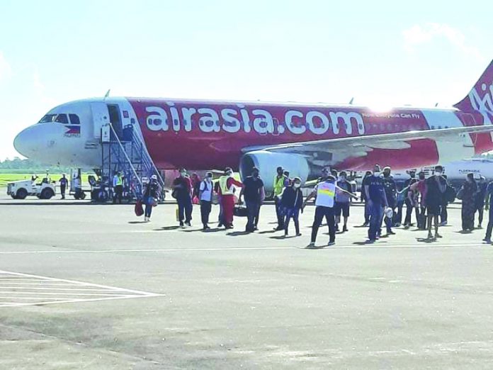 Repatriated Bacolod, NegOcc OFWs, LSIs at Silay Airport