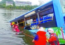 Bus plunges into reservoir, killing 21 Eyewitnesses said those on the bus included high-school students on their way to take the "gaokao" university entrance exams. EPA