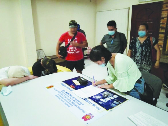 Antidrug personnel conduct inventory of the items seized from John Michael Leonardia and Dindo Barcillo. Antidrug personnel conduct inventory of the items seized from John Michael Leonardia and Dindo Barcillo. They were nabbed in an entrapment operation in Barangay Villamonte, Bacolod City on July 10. CDEU/BCPO