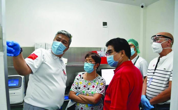 New bio-lab in Bacolod City Bacolod City Mayor Evelio Leonardia (3rd from left), his wife Elsa, and Vice Mayor El Cid Familiaran (right) check out some of the equipment at the Corazon Locsin Montelibano Memorial Regional Hospital Biosafety Molecular Laboratory during a familiarization tour on July 7. The P20-million bio-lab funded by the city government is set to open on July 11. BACOLOD CITY PIO