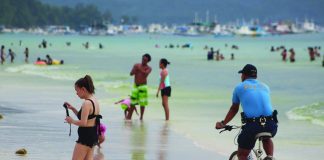Tourists enjoy their time in the world famous Boracay Island in Malay, Aklan in this undated photo. Acting Malay mayor Floribar Bautista said they will reduce the curfew hours in the world-class island resort. BOY RYAN ZABAL/AKEAN FORUM