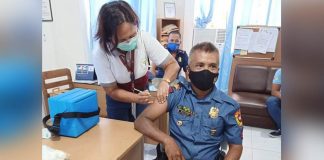 A frontliner avails himself of a flu vaccine from the Provincial Health Office in Aklan in this undated photo. According to the Centers for Disease Control and Prevention, flu is a contagious respiratory illness caused by influenza viruses. PROVINCIAL HEALTH OFFICE-AKLAN
