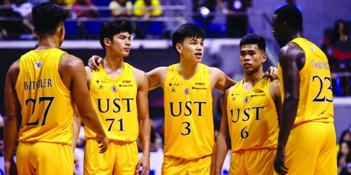 Aside from Negrense Mark Nonoy (second from right), Ira Bataller, Crispin John Cansino, Brent Paraiso, and Soulemane Chabi Yo were among those revealed who complained about the food being served to them in the controversial “Sorsogon bubble” of the UST Growling Tigers. INQUIRER.NET