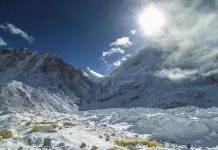 Nepal reopens Everest despite pandemic Despite coronavirus uncertainty, Nepal has reopened Everest for the autumn trekking and climbing season.