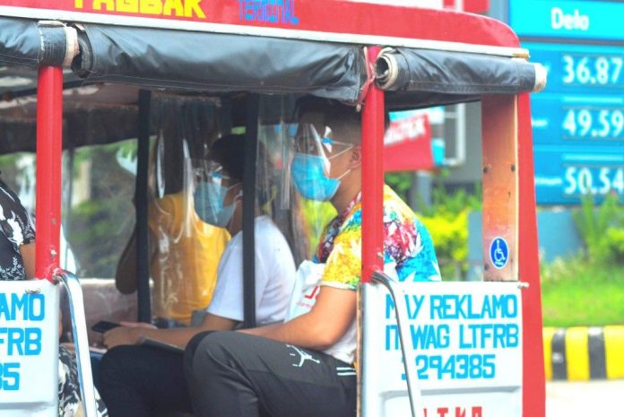 face shield pic Memorandum Circular No. 2020-014 of the Department of Transportation requires commuters to wear face shields in public transport starting Aug. 15. A face shield and mask, aside from physical distancing, effectively reduce the transmission of coronavirus by as much as 99 percent, says the agency. Panay News