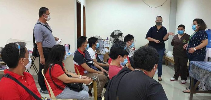 Leaders of barangay contract tracing teams in Bacolod City attend a briefing conducted by (from right) Dr. Luz Ma-apni, head of Contact Tracing Operations Center Leaders of barangay contract tracing teams in Bacolod City attend a briefing conducted by (from right) Dr. Luz Ma-apni, head of Contact Tracing Operations Center; Dr. Ma. Carmela Gensoli, city health officer; and City administrator Em Ang at the Bacolod Respiratory Outpatient Center inside the BAYS Center on Aug. 18. BACOLOD CITY PIO