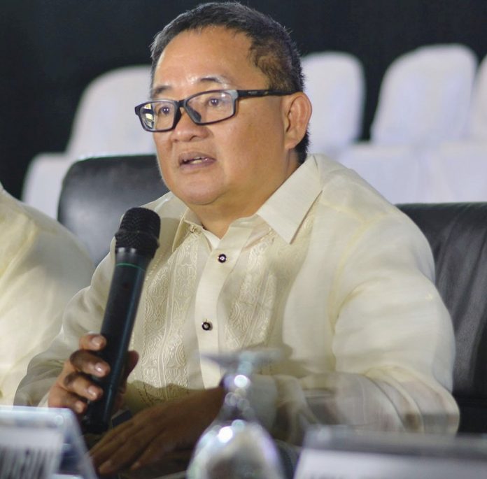 “The charges should serve as a lesson to residents and visitors who plan to circumvent border control protocols,” says Gov. Samuel Gumarin of Guimaras. “Alarming ang pagdamo sang local transmission sang virus sa mga kaiping naton nga mga lugar diri sa Western Visayas,” says Guimras’ Gov. Samuel Gumarin.