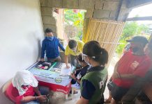 Antidrug operatives conduct an inventory of seized illegal from Elvie Albaladejo in an entrapment operation in Barangay Tanza Gua, Roxas City, Capiz. PDEA-6
