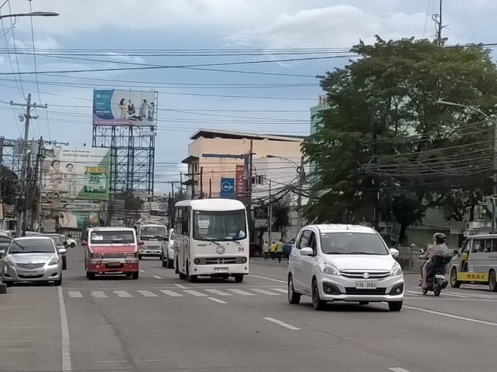 Motorning - bill In a recent hearing by the House Committee on Transportation, it was decided that two House Bills (HBs) that seek to protect law-abiding drivers from unfair rulings during road incidents will be consolidated. IAN PAUL CORDERO/PN