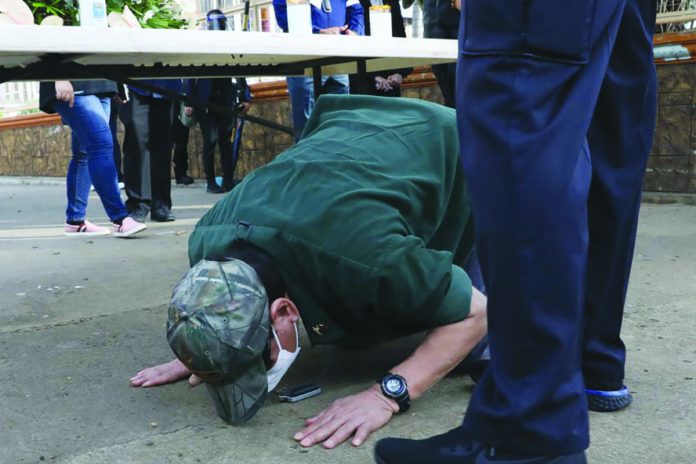President Rodrigo Duterte kisses the ground of the blast site in Jolo, Sulu. President Rodrigo Duterte kisses the ground of the blast site in Jolo, Sulu. ABS-CBN NEWS