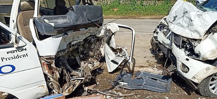 These ambulance and sports utility vehicle turn into a mangled mess of metal after crashing with each other in Barangay Ondoy, Ivisan, Capiz on Monday, Sept. 7. BOMBO RADYO ROXAS