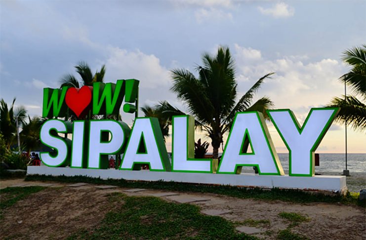 The city of Sipalay in Negros Occidental is dubbed as “The Jewel of Sugar Island” for its white-sand beaches and crystal-clear waters. Tourism-related and non-essential travels in the city have been prohibited for 15 more days. (WANDERING WONDERER)
