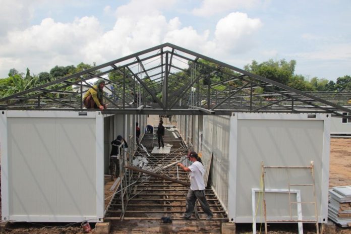 archie pic isolation The construction of isolation facilities is ongoing in a government-owned lot in Barangay Alijis, Bacolod City. These facilities, worth P25 million or P12.5 million each, are seen to boost the city’s coronavirus response. ARCHIE ALIPALO/PN