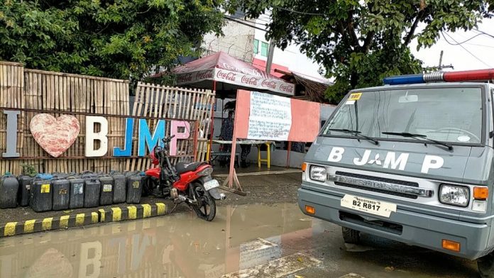 Main Gate Iloilo District Jail JAIL ON LOCKDOWN. A patrol car of the Bureau of Jail Management and Penology guards the fully-barricaded main gate of the Iloilo City District Jail - Male Dormitory in Barangay Ungka, Jaro, Iloilo City. The prison facility is on lockdown due to coronavirus disease cases. IAN PAUL CORDERO/PN