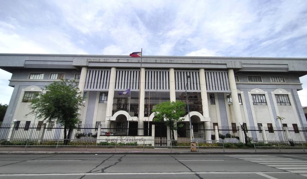 Lawyer contracts coronavirus; Iloilo Hall of Justice shuts down