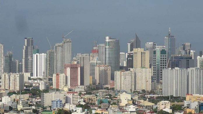 960px-Makati_Skyline_-_aerial_shot_From_Cityland_Tower_Vito_Cruz_Makati_2015-06-24 Makati Skyline