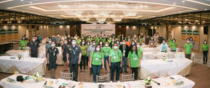 DAR Local authorities and agrarian reform beneficiaries join the launching of the Enhanced Partnership Against Hunger and Poverty program at the Zuri Hotel in Mandurriao, Iloilo City on Oct. 14, 2020.