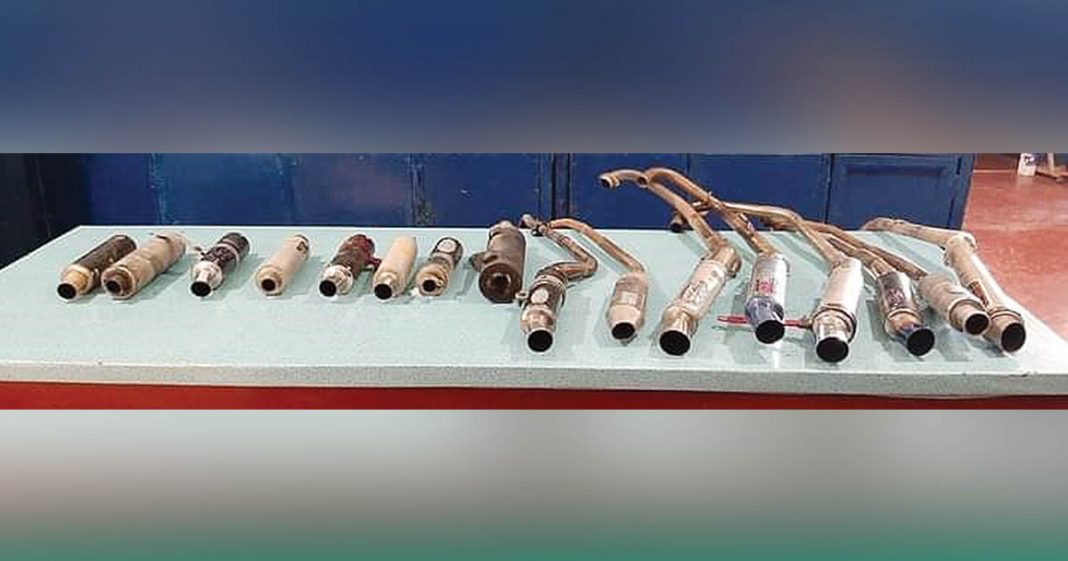 Noisy mufflers seized in Pontevedra