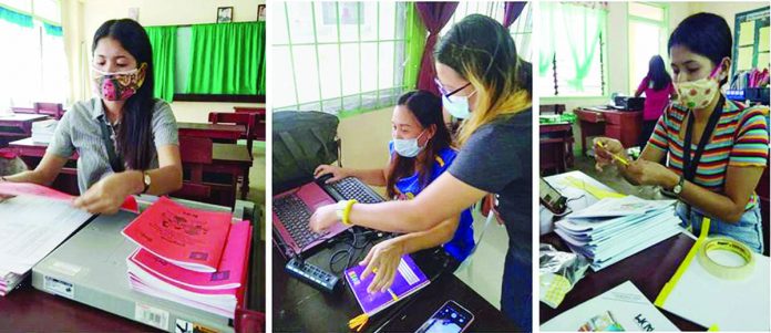 region antique para teachers “Para teachers” in Antique prepare modules, assist teachers and perform clerical jobs. They are involved in the learners’ studies, too. DOLE-6 PHOTO