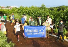 W. Visayans join coastal clean-ups to relieve aftermaths of typhoon DENR-6 Regional Office together with Regional Executive Director Francisco Milla, Jr. initiates a clean-up activity at Esplanade River in Iloilo City.