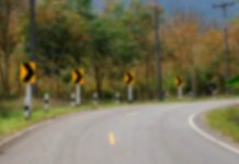 Cop hurt in road crash Photo from freepik