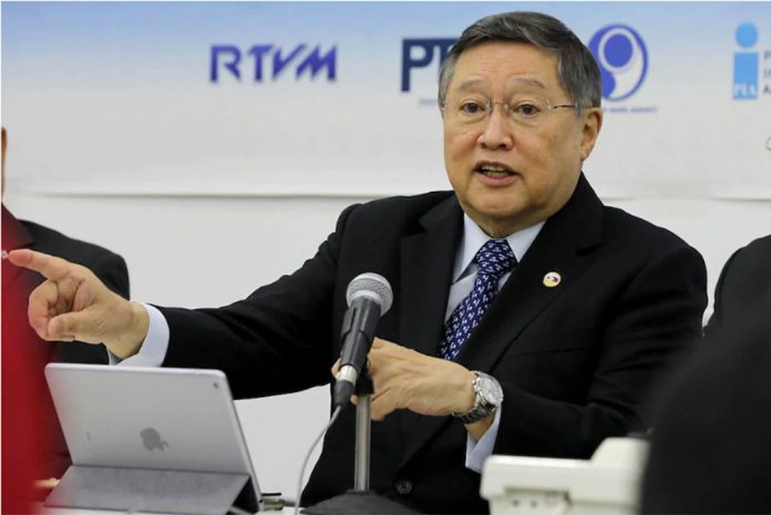 dof “Taxing our citizens when their incomes are down is not a good idea,” says Finance Secretary Carlos Dominguez III. MALACAÑANG PHOTO