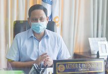 “Gusto naton nga mangin opisina ina sia nga buhi,” says Gov. Arthur Defensor Jr. of Iloilo. IAN PAUL CORDERO/PN