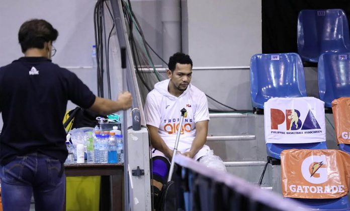 TNT Tropang Giga’s Jayson Castro skips third quarter of Game 4 of their 2020 PBA Philippine Cup finals against Barangay Ginebra San Miguel Kings due to injury. PBA PHOTO TNT Tropang Giga’s Jayson Castro skips third quarter of Game 4 of their 2020 PBA Philippine Cup finals against Barangay Ginebra San Miguel Kings due to injury. PBA PHOTO