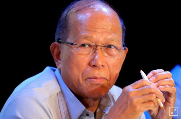 “Yes, it’s smuggled,” confirms Defense chief Delfin Lorenzana. “Kasi hindi authorized na pumasok dito. Only the government can authorize that through the FDA.” ROMEO RANOCO/REUTERS