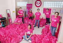 foodpanda treats its riders with special Christmas package Employees of foodpanda prepare special gift packs ahead of Christmas Day.